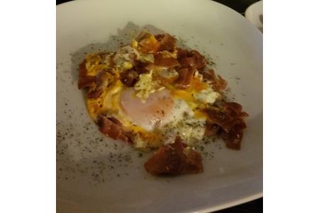 fried egg with ham